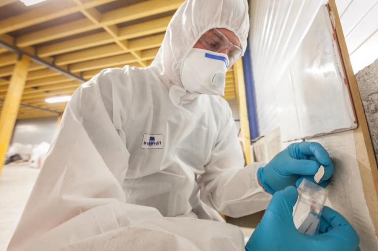 Le diagnostic amiante s'impose avant une rénovation énergétique.